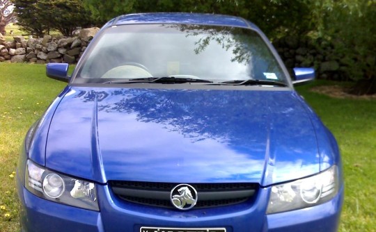 2004 Holden COMMODORE