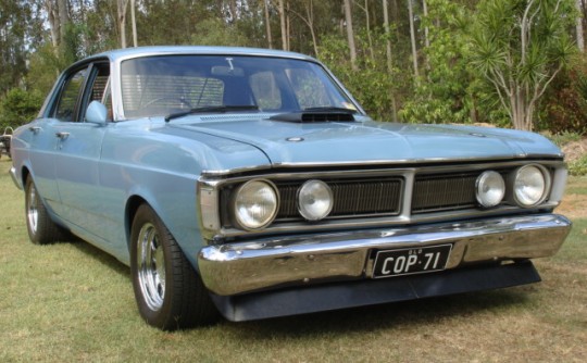 1971 Ford XY Falcon Police Pursuit