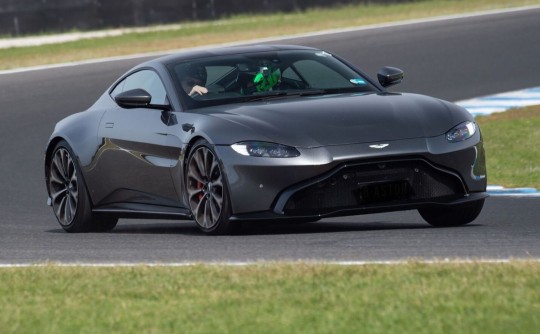 2019 Aston Martin V8 VANTAGE