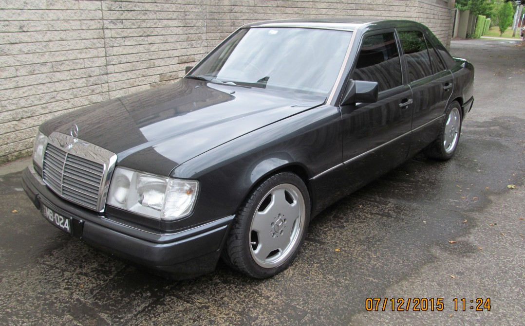 1990 Mercedes-Benz 300E-24