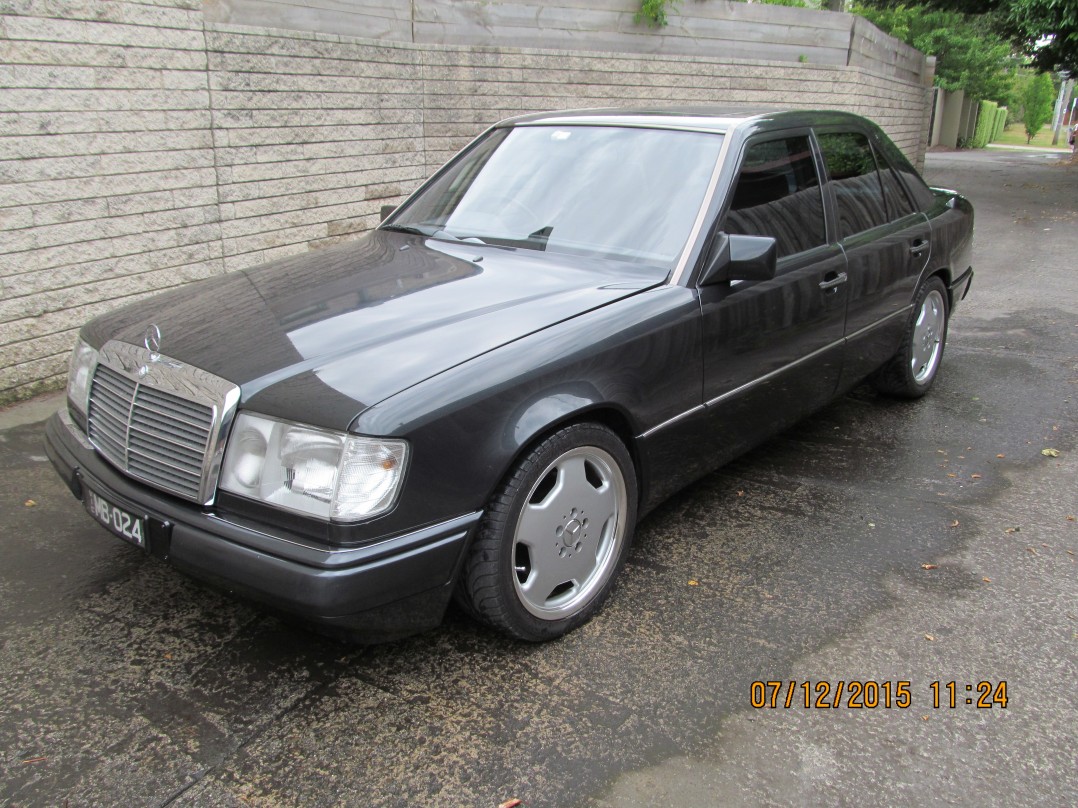 1990 Mercedes-Benz 300E-24