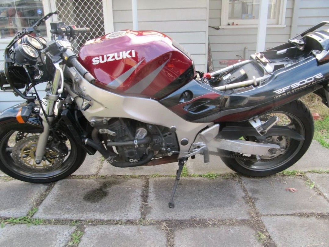 1996 Suzuki 937cc RF900R