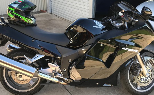 2004 Honda 1137cc CBR1100XX (SUPER BLACKBIRD)