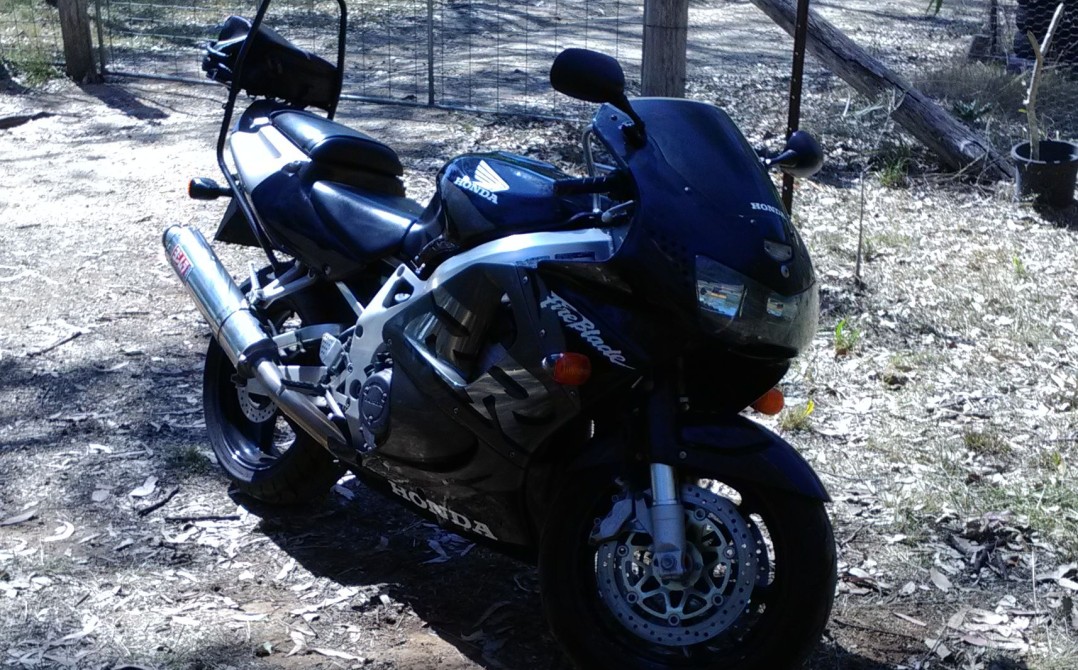 1998 Honda 919cc CBR900RR (FIREBLADE)