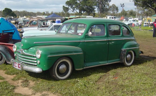 1948 Ford DELUXE