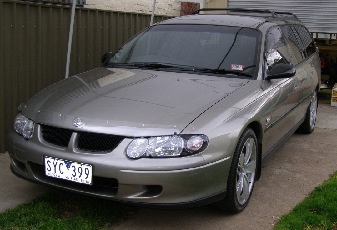 2001 Holden COMMODORE EXECUTIVE