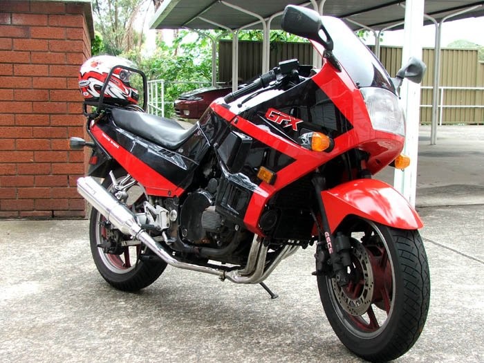 1992 Kawasaki 748cc GPX750R (ZX750F)