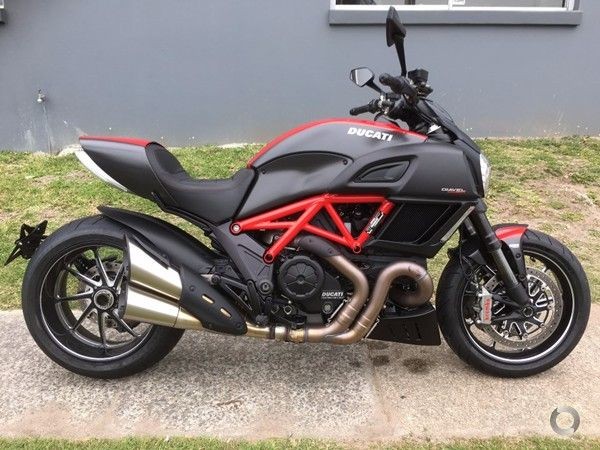 2015 Ducati 1198cc DIAVEL CARBON