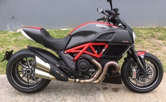 2015 Ducati 1198cc DIAVEL CARBON