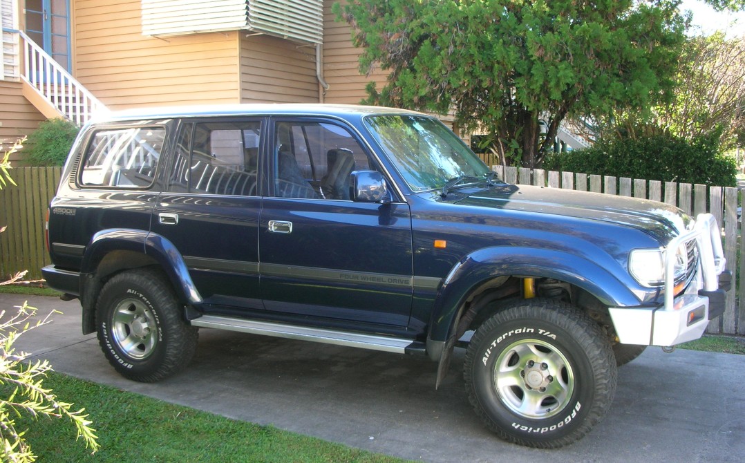 1996 Toyota LANDCRUISER (4x4)
