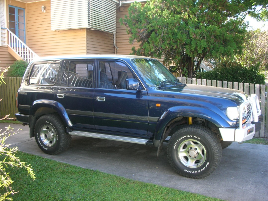 1996 Toyota LANDCRUISER (4x4)