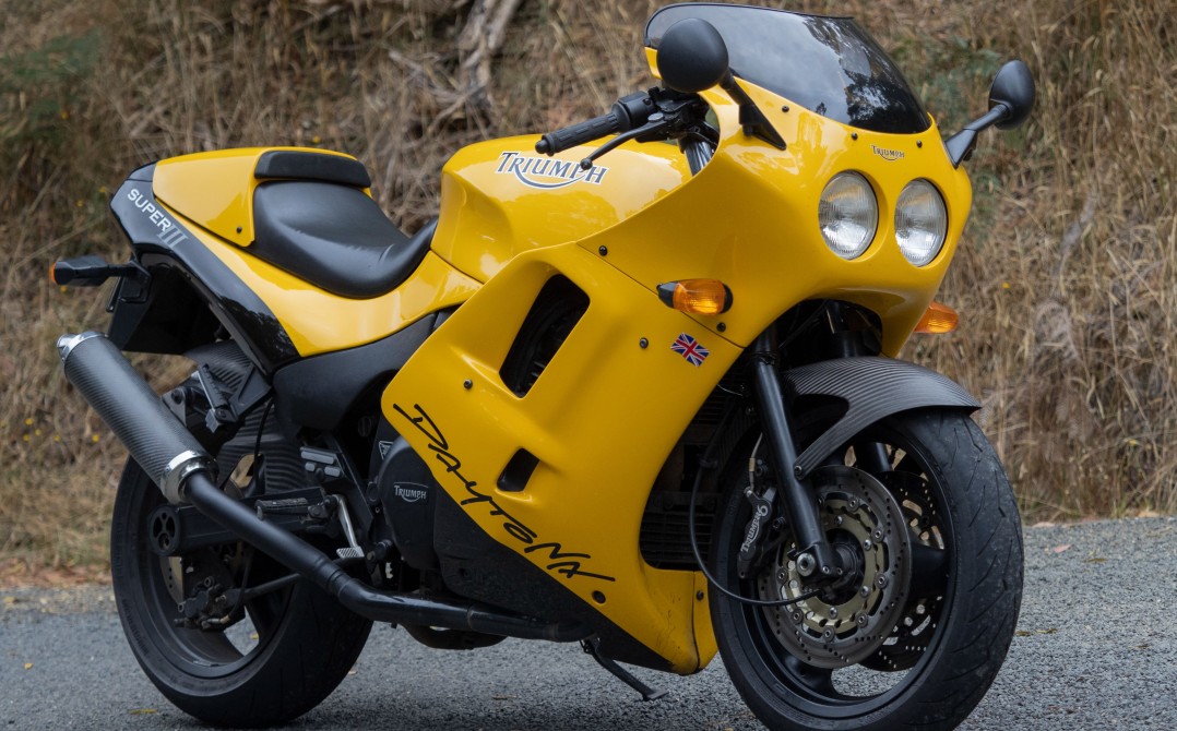 1994 Triumph 885cc DAYTONA SUPER THREE