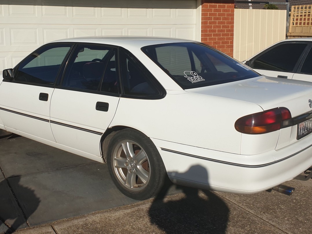 1995 Holden COMMODORE