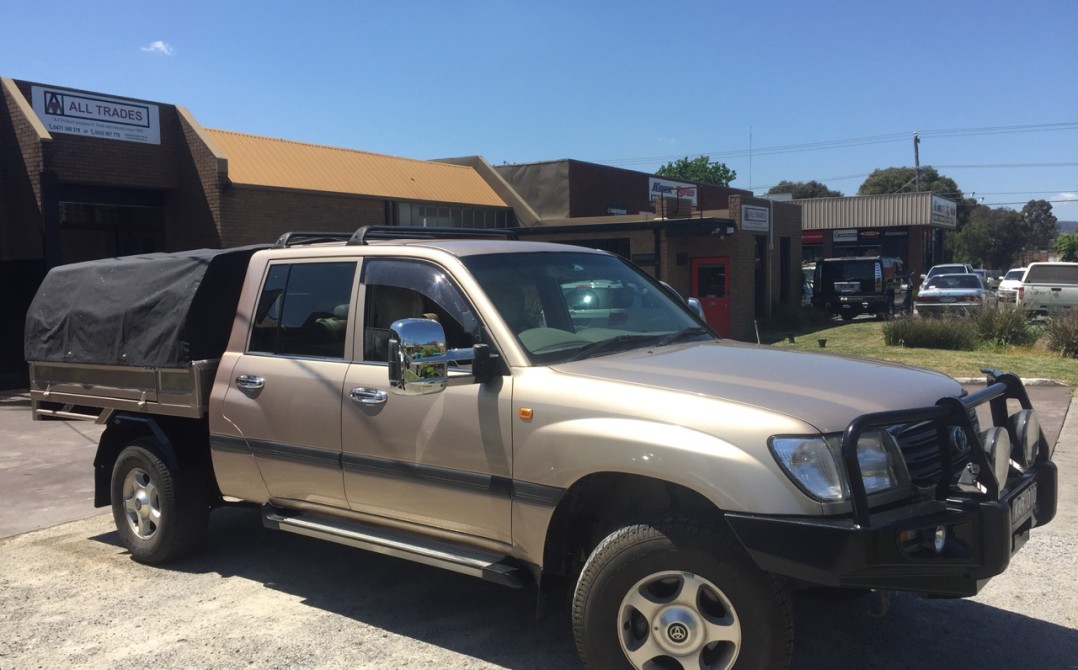 2003 Toyota LANDCRUISER (4x4)
