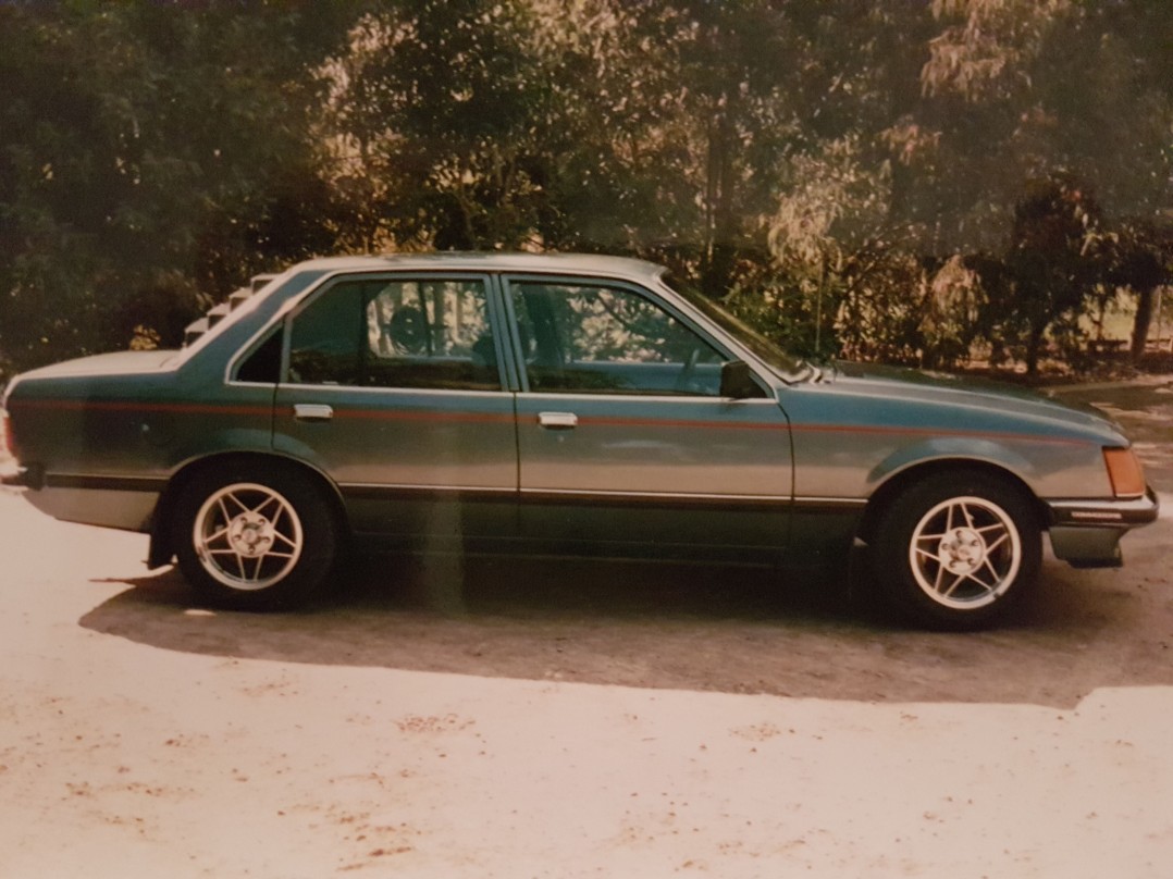 1992 Holden VH SL