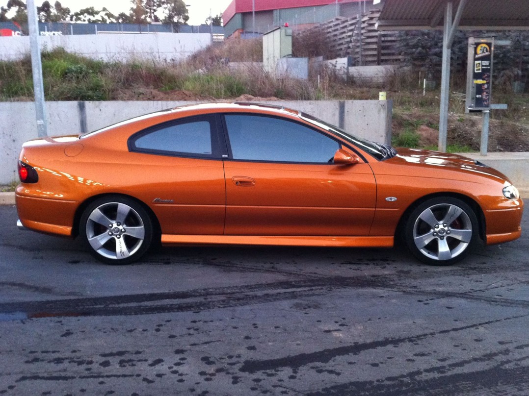 2005 Holden MONARO CV8-Z