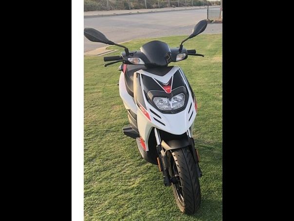 2014 Aprilia sr50 Motard