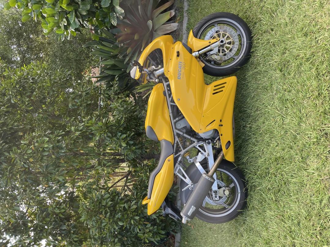 2002 Ducati 904cc 900 SPORT