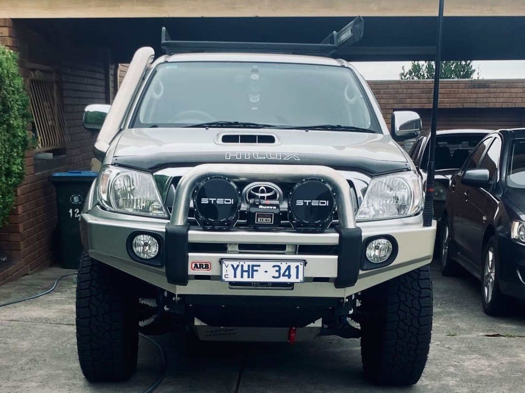 2011 Toyota HILUX SR5 (4x4)