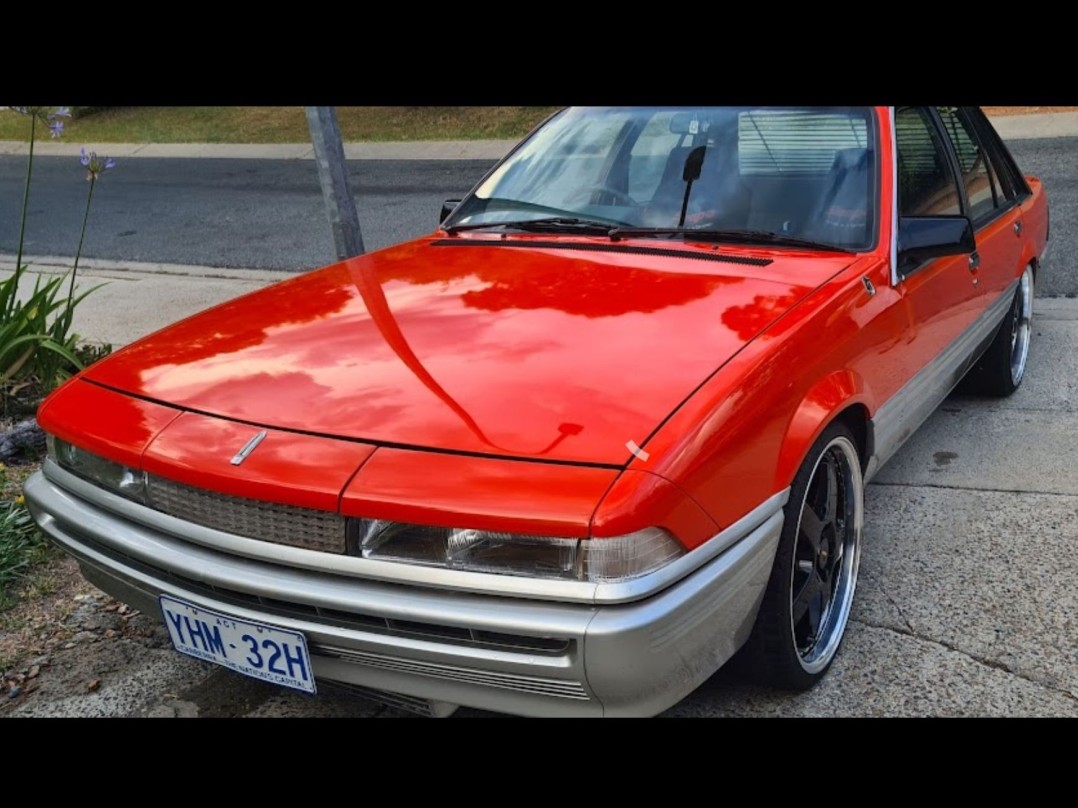 1988 Holden COMMODORE