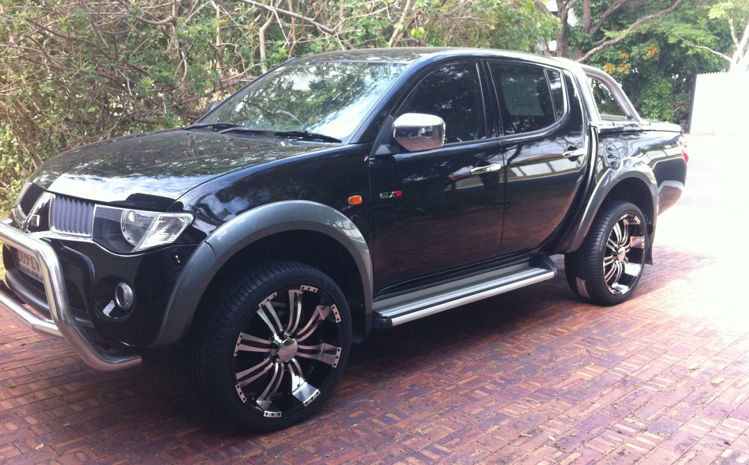 2009 Mitsubishi TRITON GLX-R