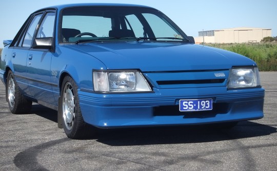 1985 Holden Dealer Team Group a