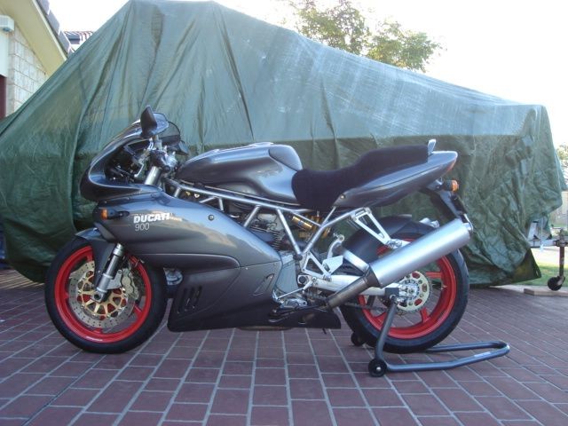 2002 Ducati 900SS