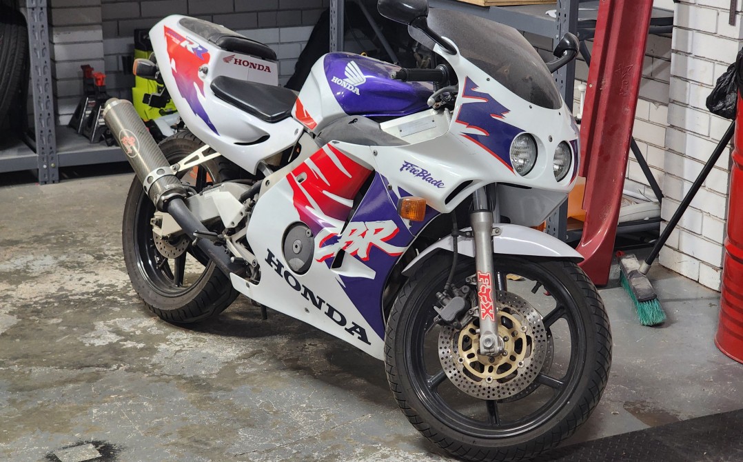 1997 Honda 249cc CBR250RR (FIREBLADE)