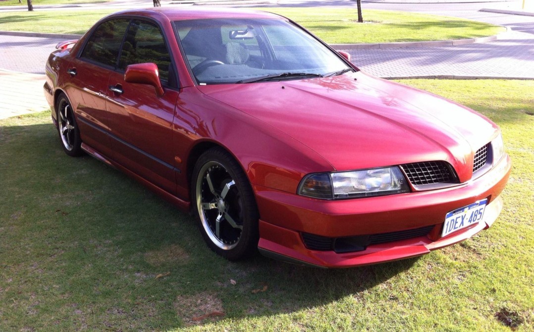 2001 Mitsubishi Magna