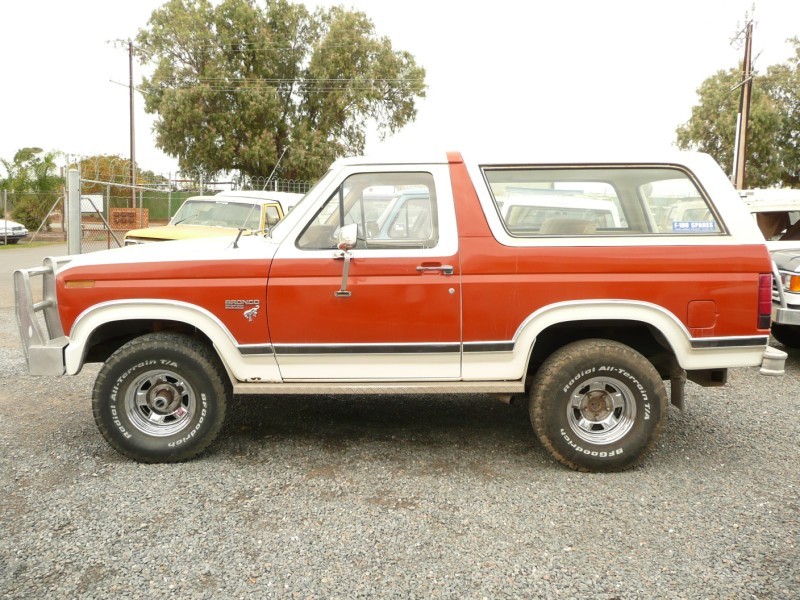 1983 Ford BRONCO (4X4)