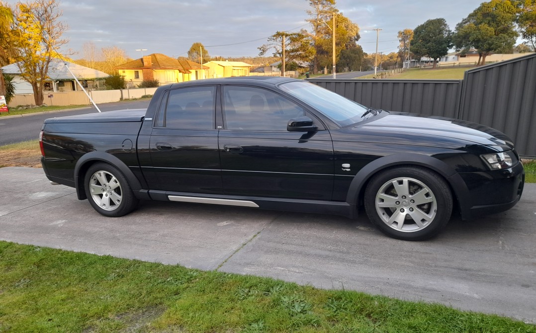 2003 Holden CREWMAN CROSS 8