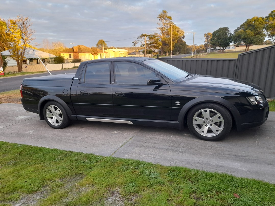 2003 Holden CREWMAN CROSS 8