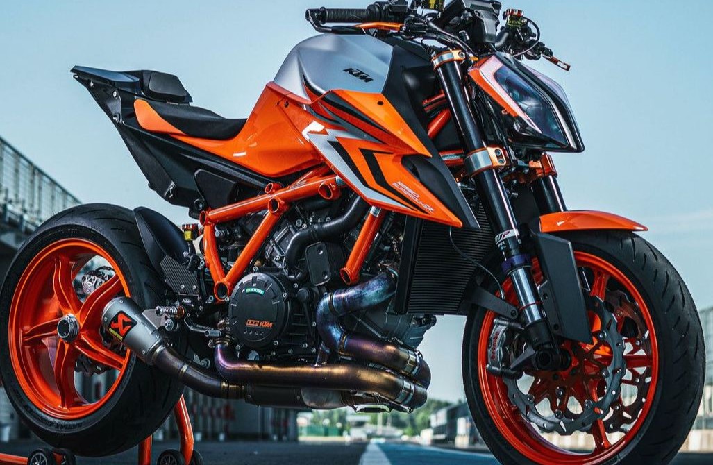 2023 KTM 1290R Super Duke Evo