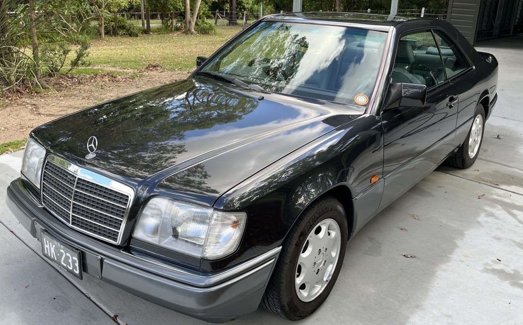 1993 Mercedes-Benz E320