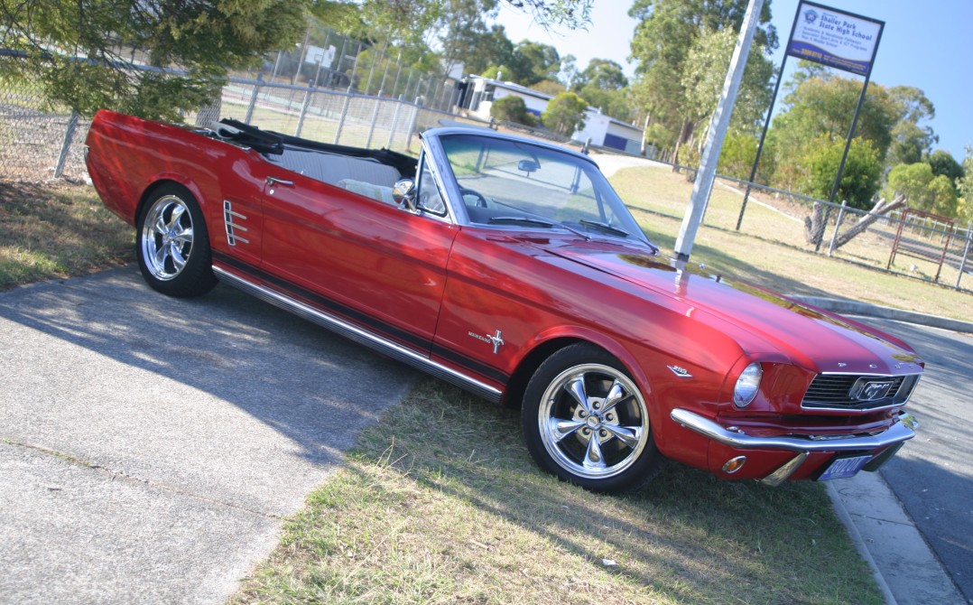 1966 Ford MUSTANG