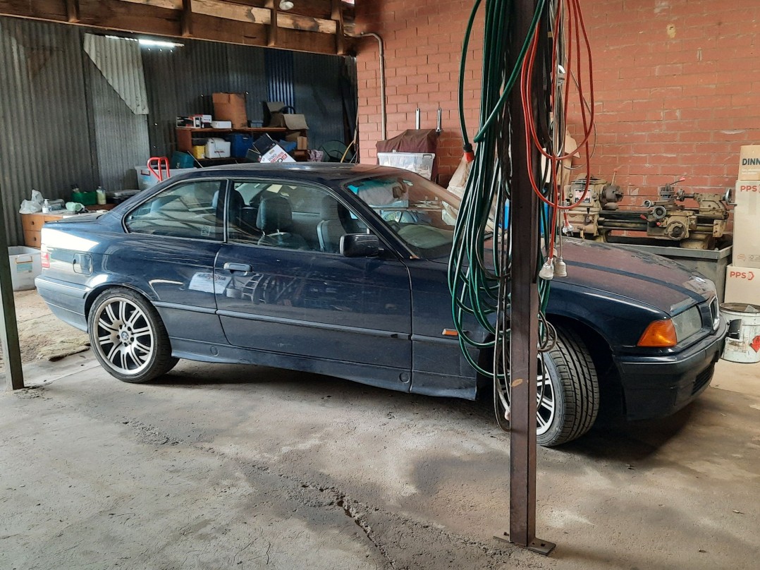 1995 BMW 318is