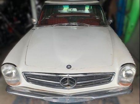 1967 Mercedes-Benz Pagoda