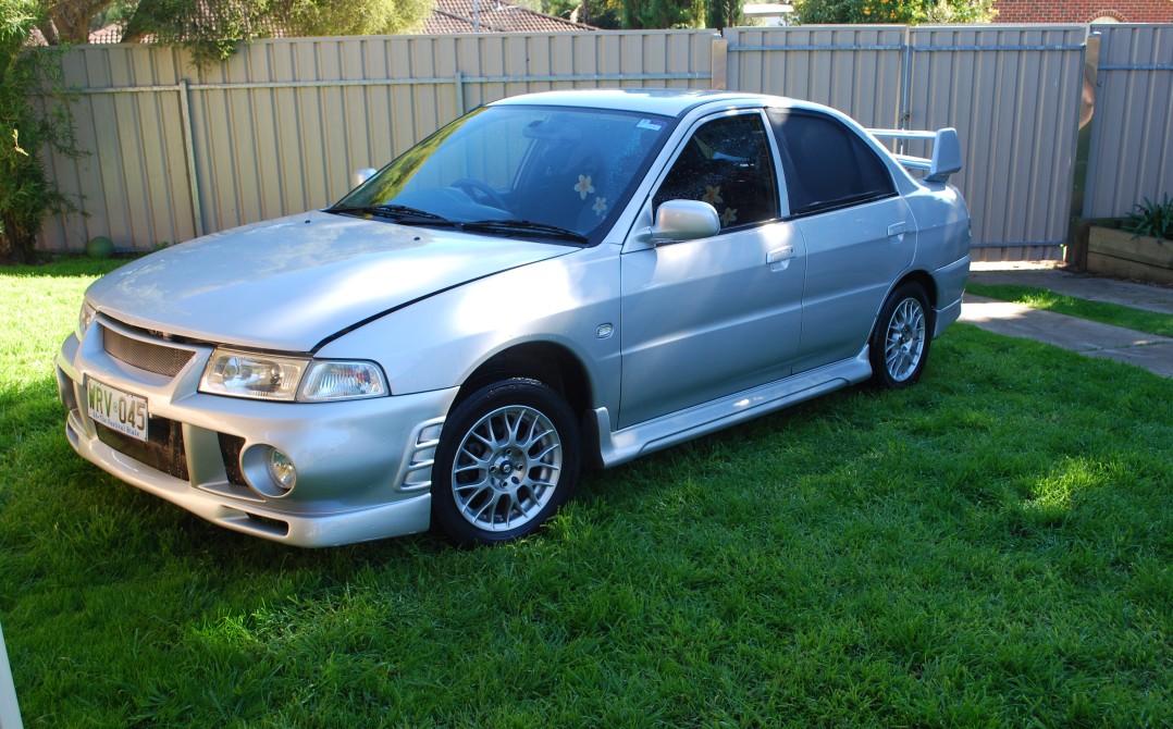 2002 Mitsubishi lancer GLXI