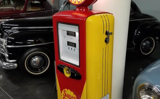 Old gas and petroliana in the USA