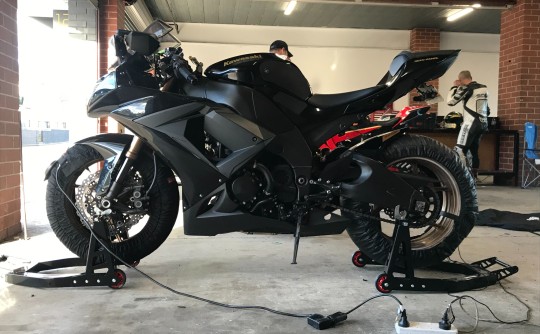 2010 Kawasaki 998cc ZX-10R (ZX1000 NINJA)