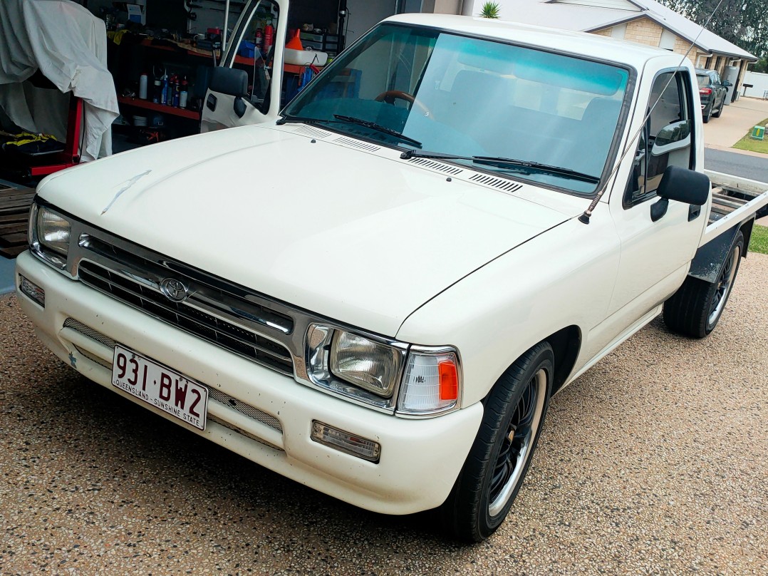 1990 Toyota YN85