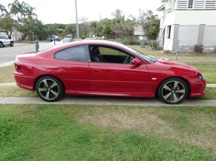 2004 Holden MONARO CV8-R