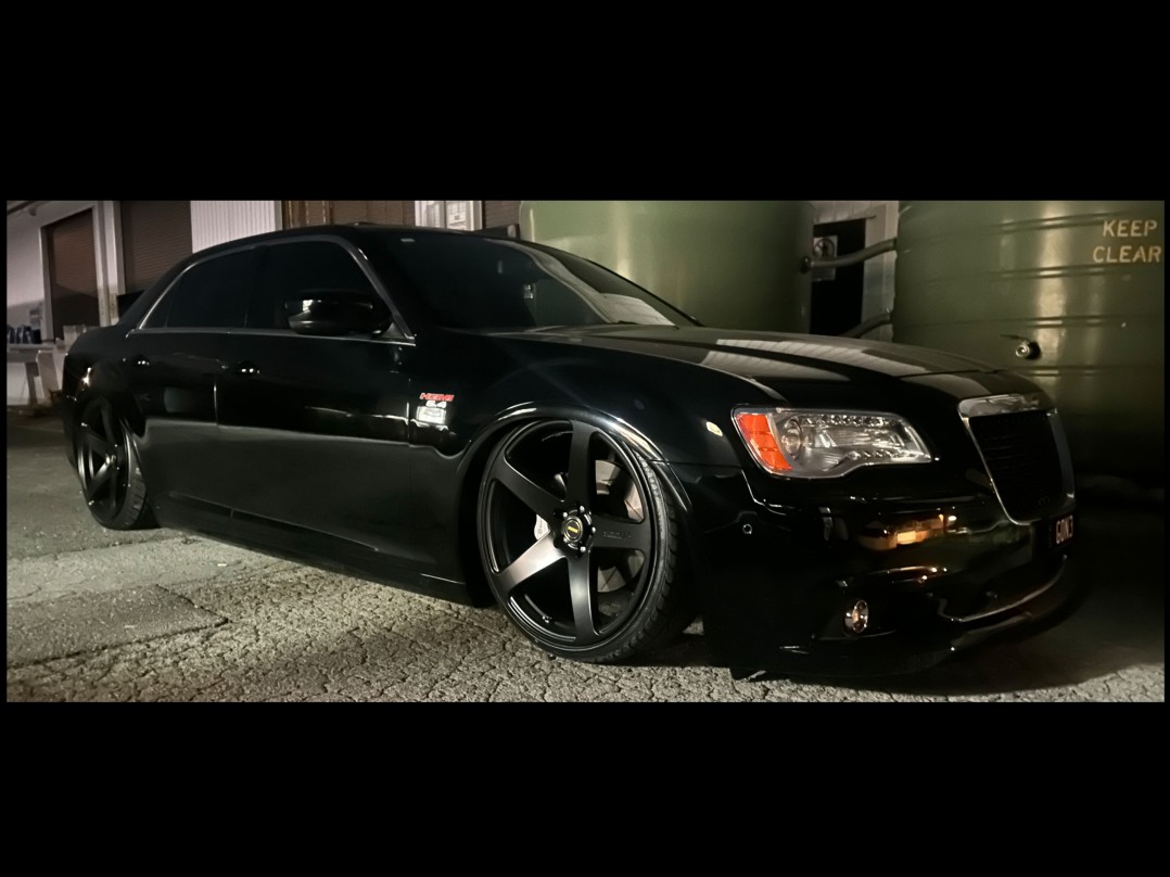 2012 Chrysler 300 SRT8