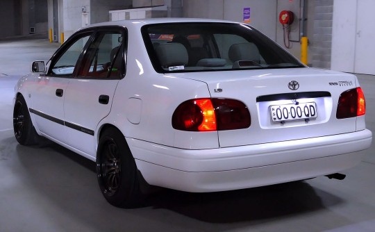 2000 Toyota Corolla