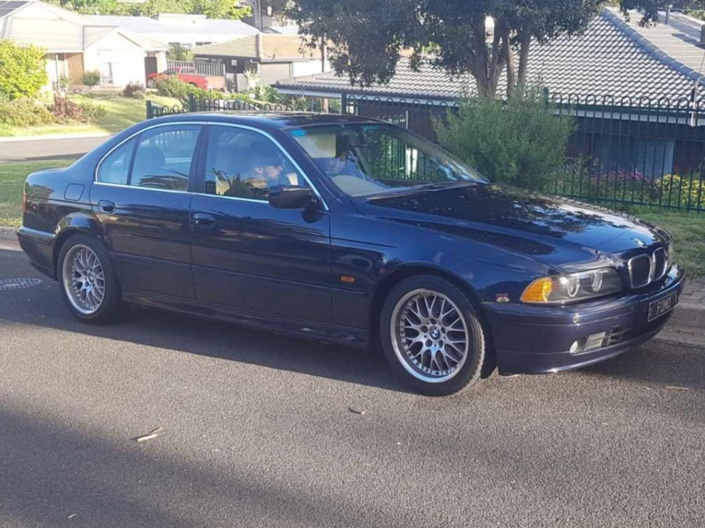 2000 BMW E39 530i