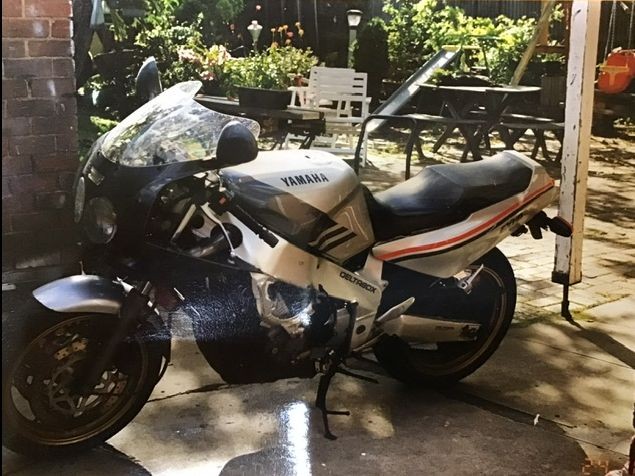 1989 Yamaha FZR1000W