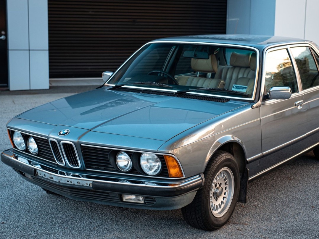 1982 BMW E23 733i