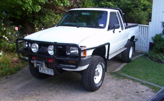 1984 Toyota HILUX (4x4)