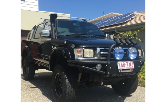 1999 Toyota HILUX (4x4)