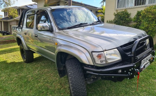 2004 Toyota HILUX SR5 (4x4)